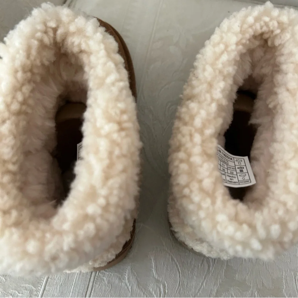 Kids UGG Ultra Mini Fluff GS Chestnut Brown Nude Khaki 1143701K Snow Rain Boots